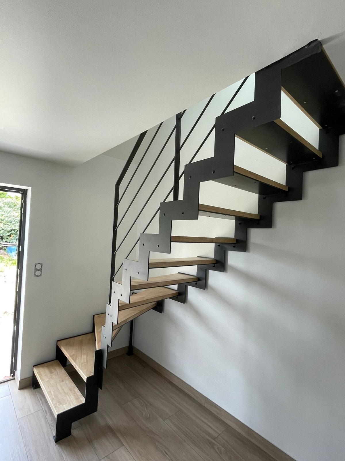 Escalier quart tournant crémaillère — détail câbles inox